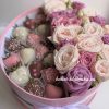 Композиция из клубники в шляпной коробке №10